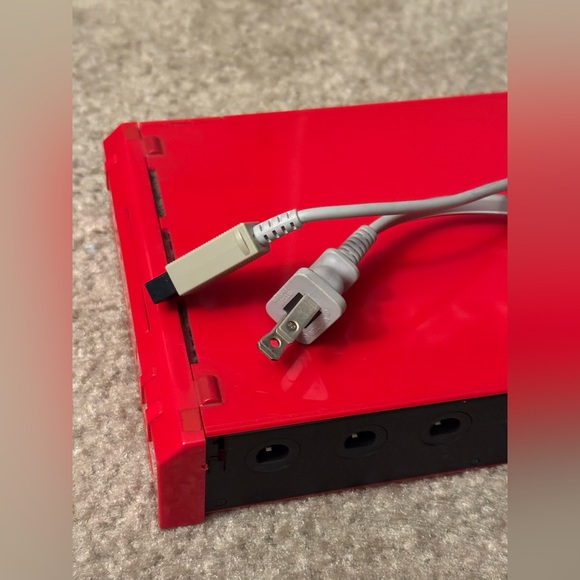 Red Wii Console - Picture 7 of 7